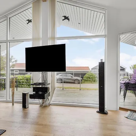 Feriehus Stunning In With Sauna *